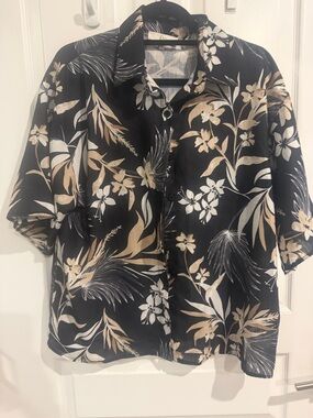 Casual Black Floral Short-Sleeve Button-Down Shirt